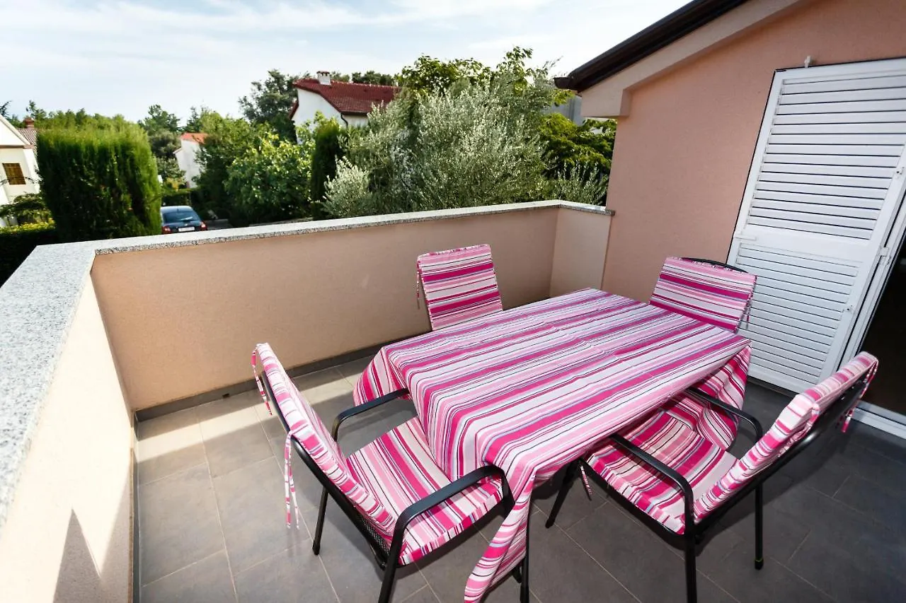 Premium Apartment Near Center And Beach With Parking Krk Town