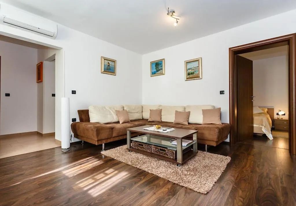 Premium Apartment Near Center And Beach With Parking Krk Town