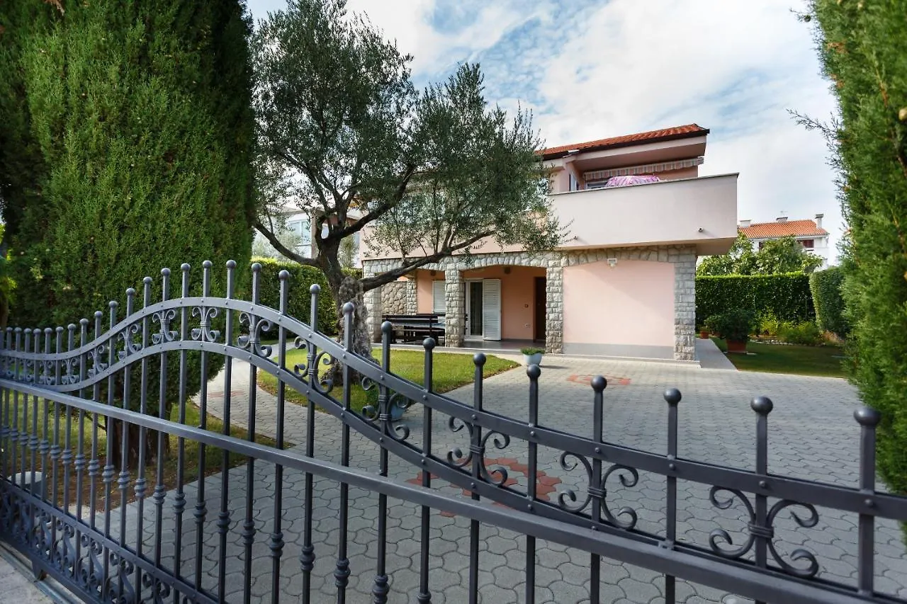Premium Apartment Near Center And Beach With Parking Krk Town Croatia