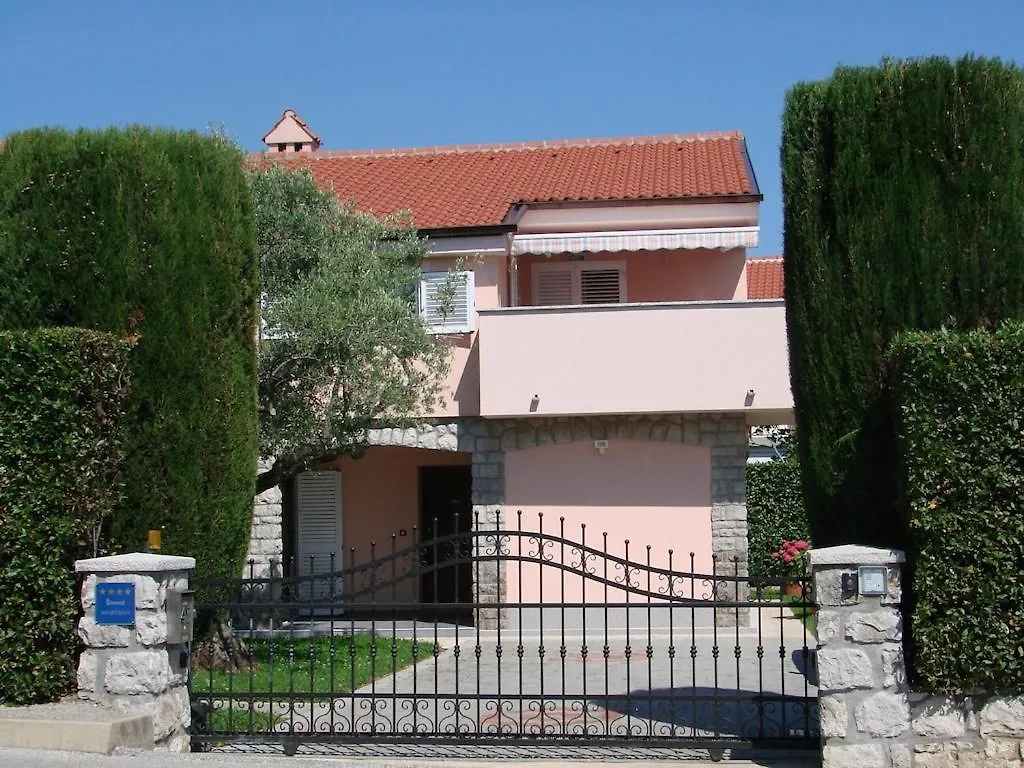 Premium Apartment Near Center And Beach With Parking Krk Town